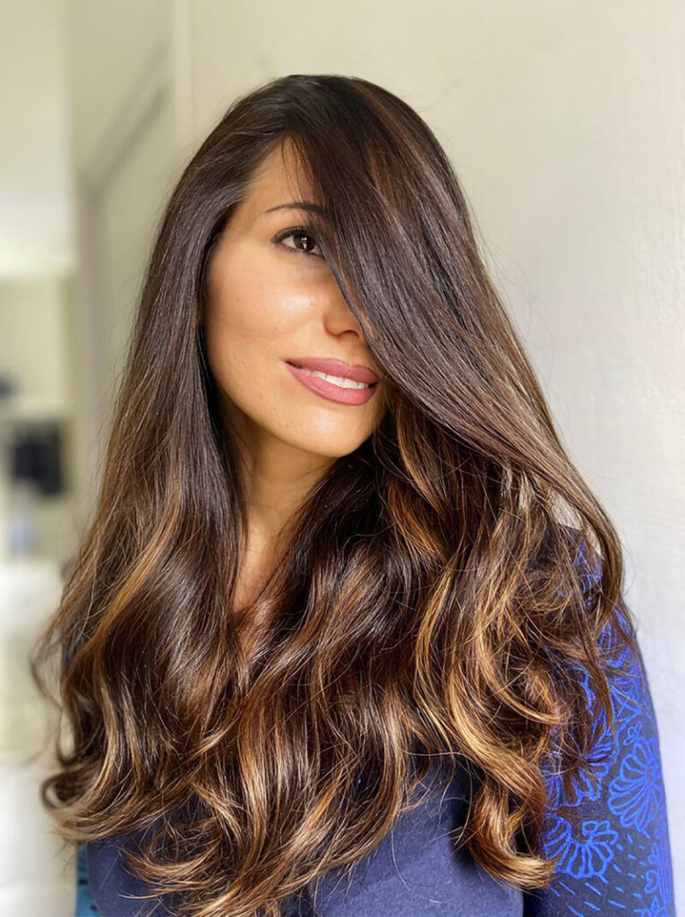 Ragazza con capelli colorati con la Tecnica Starlight Degradè Color 8
